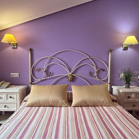 Hotel Casona Los Caballeros Сантільяна-дель-Мар Екстер'єр фото