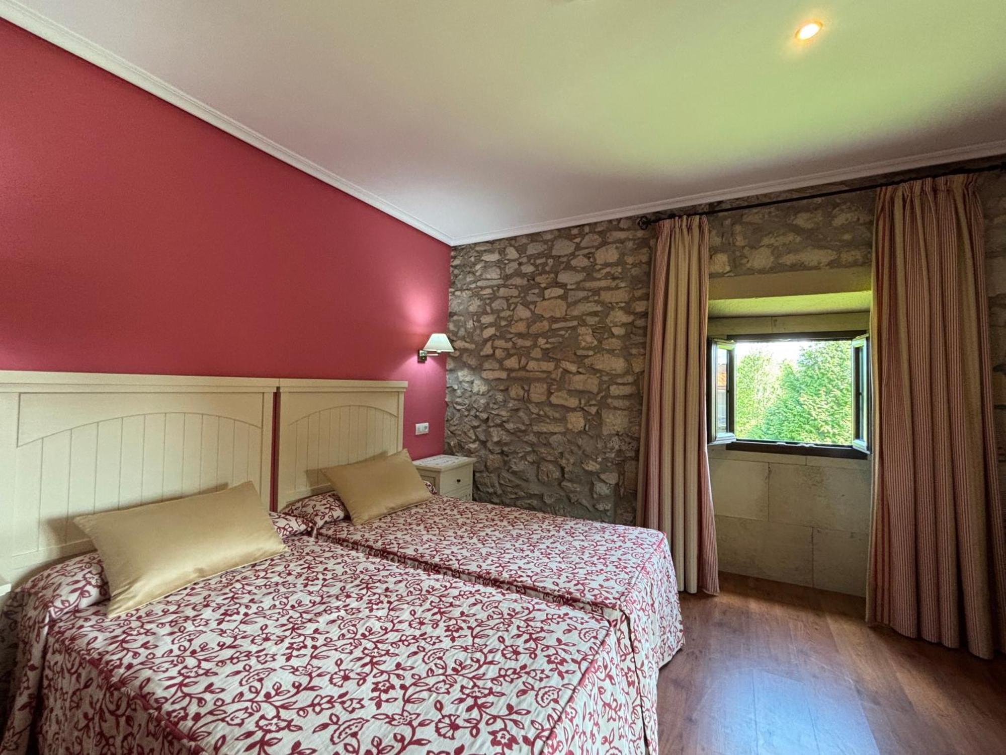 Hotel Casona Los Caballeros Сантільяна-дель-Мар Екстер'єр фото