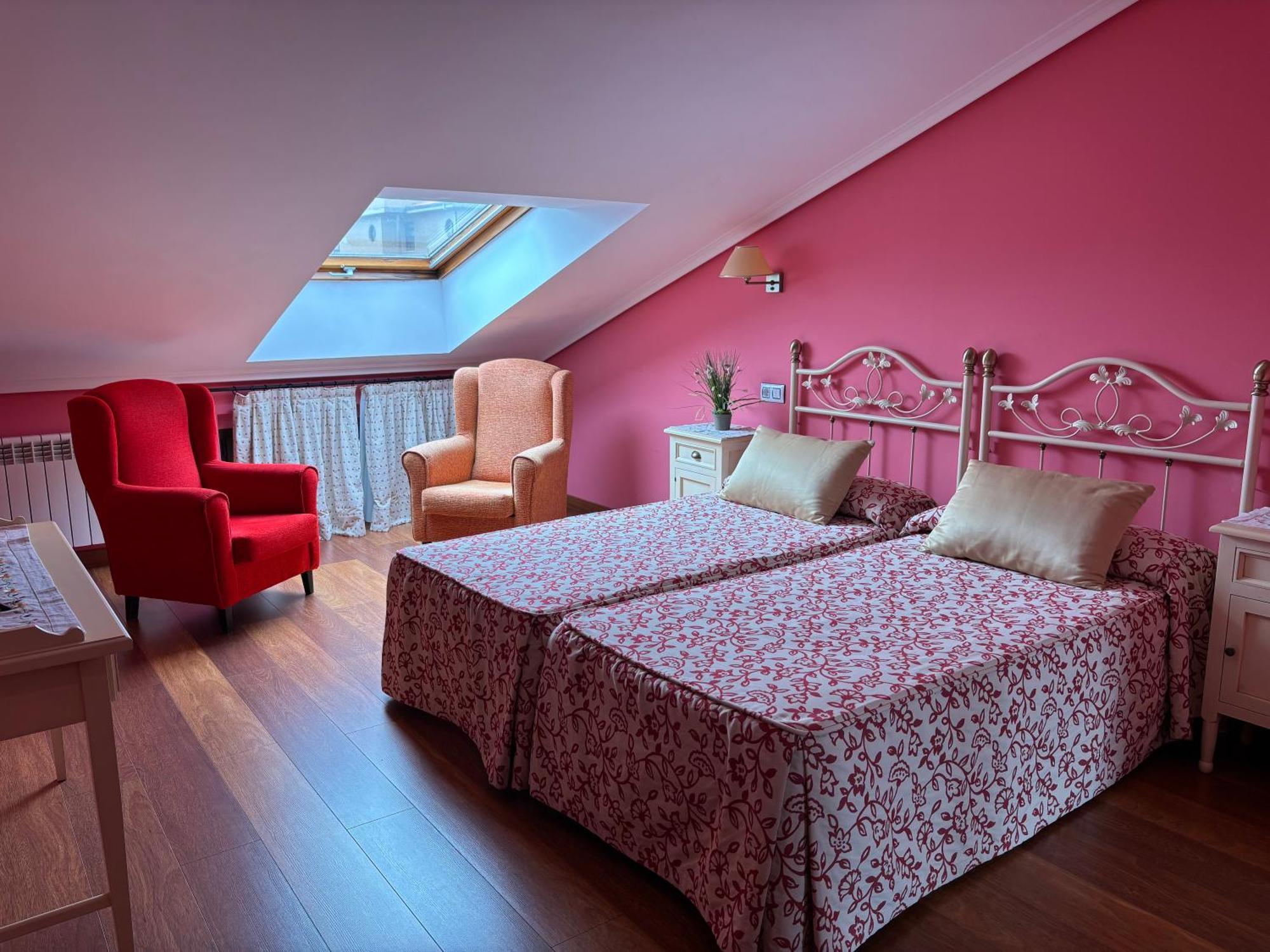 Hotel Casona Los Caballeros Сантільяна-дель-Мар Екстер'єр фото