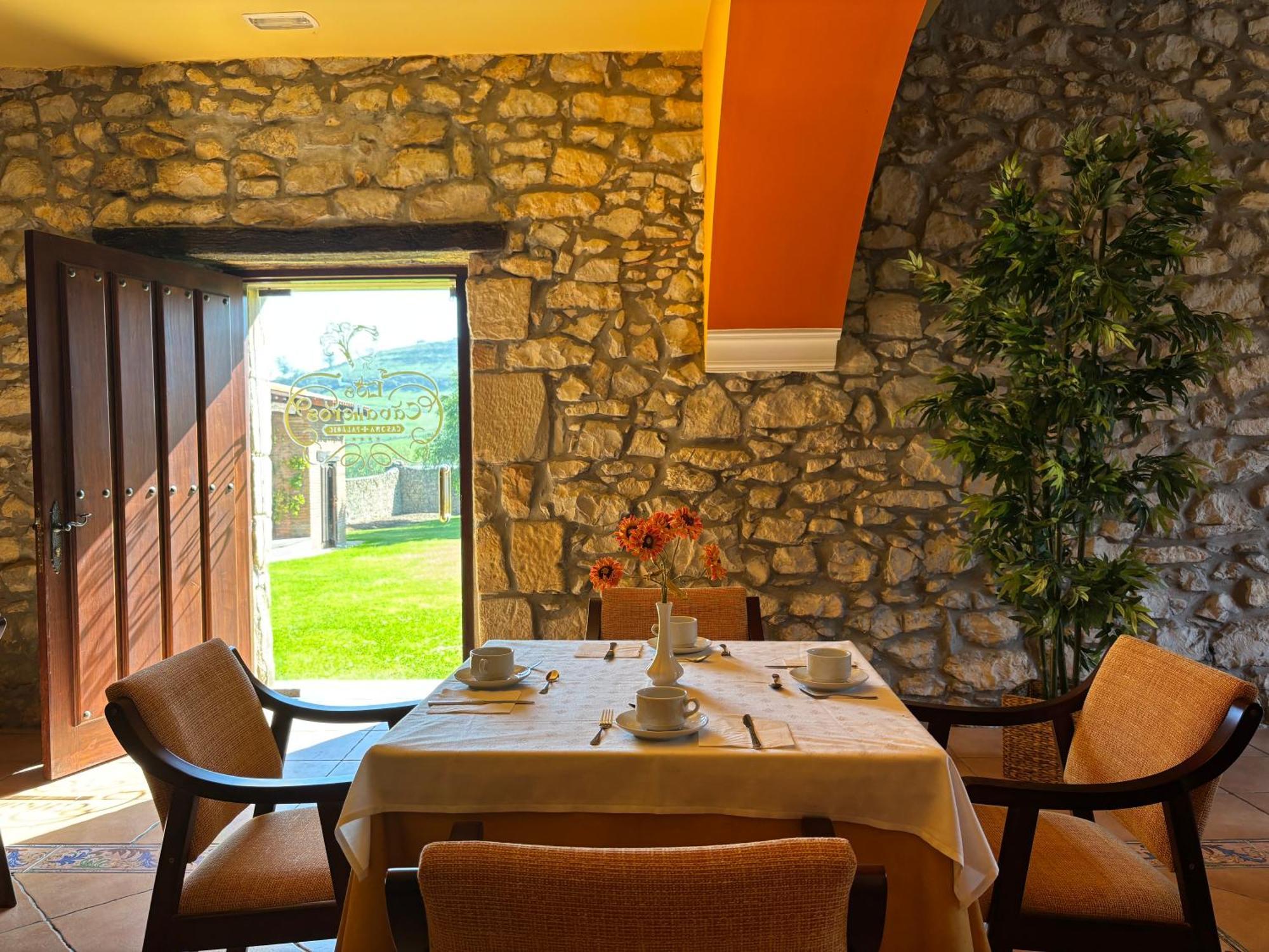 Hotel Casona Los Caballeros Сантільяна-дель-Мар Екстер'єр фото