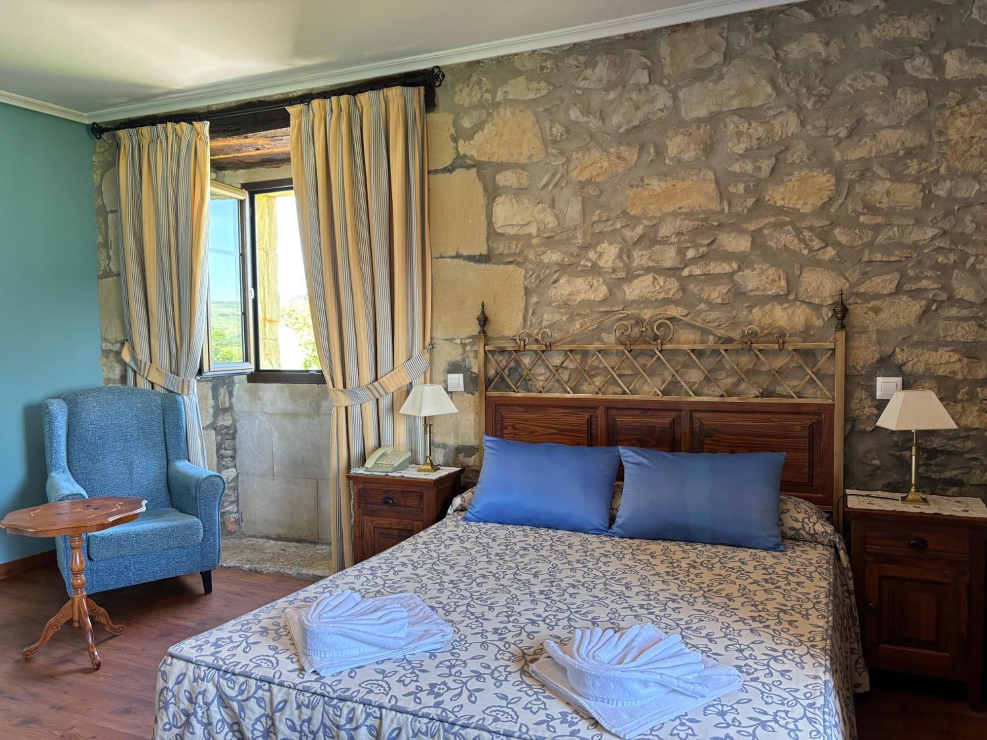 Hotel Casona Los Caballeros Сантільяна-дель-Мар Екстер'єр фото